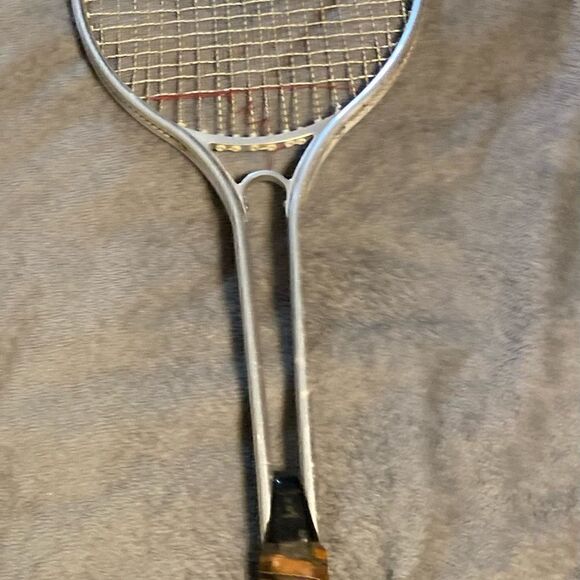 Vintage Rawlings metal John Newcombe tennis racket - Picture 2 of 4